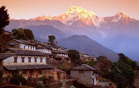 Непал привлекателен для альпинистов, планеристов, любителей истории и мифологи.